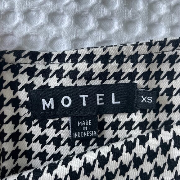 Motel - Zida Houndstooth Mini Skirt - Picture 4 of 4